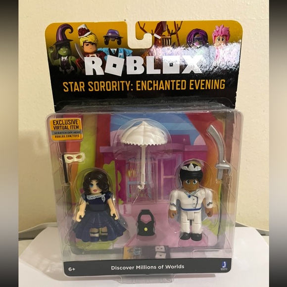 Roblox Celebrity Collection - Star Sorority: Enchanted Evening With Virtual Code - Picture 1 of 5